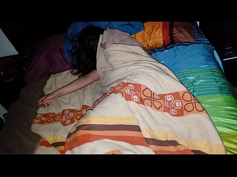 ❤️ Stepson rimprovera a so ghjovana matrigna mentre dorme. ️❌ Super porn à noi